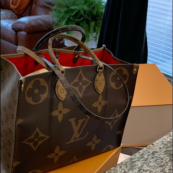 💕 LV Onthego GM w/ mono - Picture 12 of 17